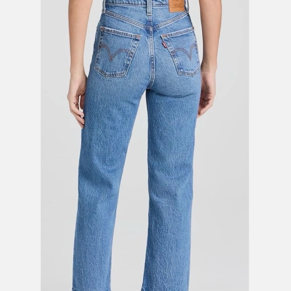Levi's Women's Classic Blue Cropped Jeans - Picture 2 of 7